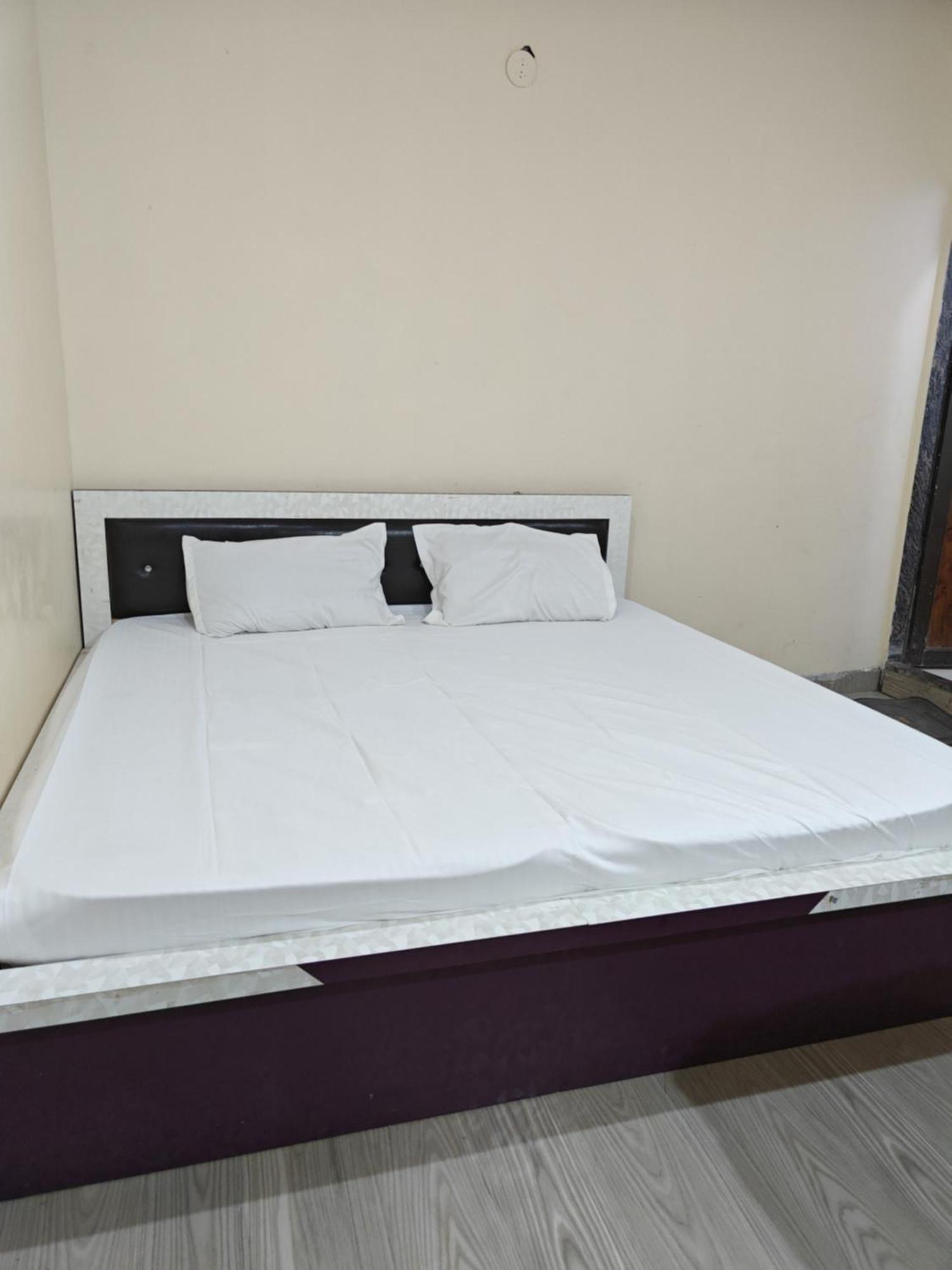 Hotel Shyam Sarover And Restaurant Ringas Rom bilde
